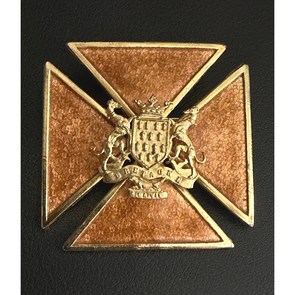 Vintage Maltese Cross Brooch Gold Tone Enamel French Heraldic